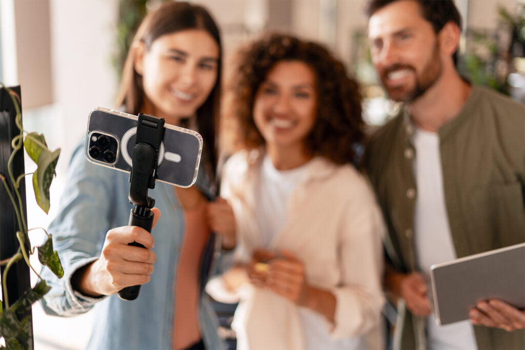 Why & When Businesses Should Consider Social Media Outsourcing